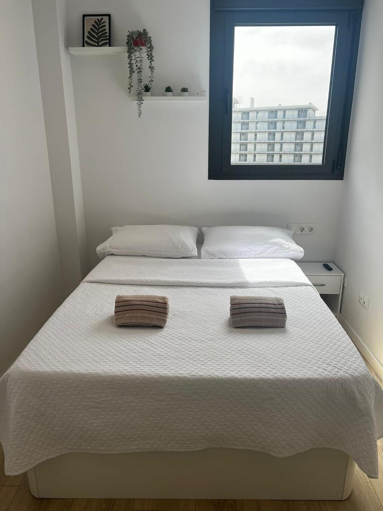Confortable Habitacion Doble - 2 Sant Adria de Besos Bagian luar foto