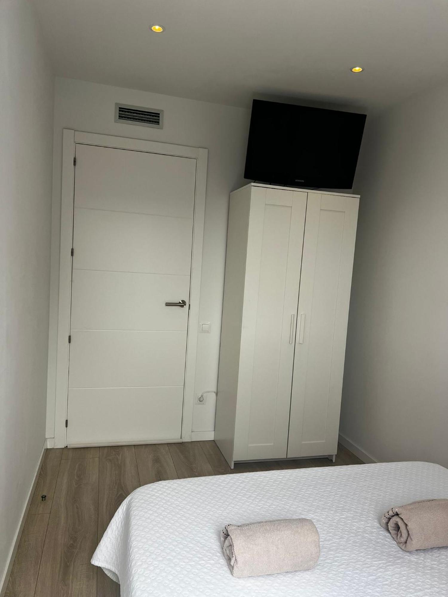 Confortable Habitacion Doble - 2 Sant Adria de Besos Bagian luar foto